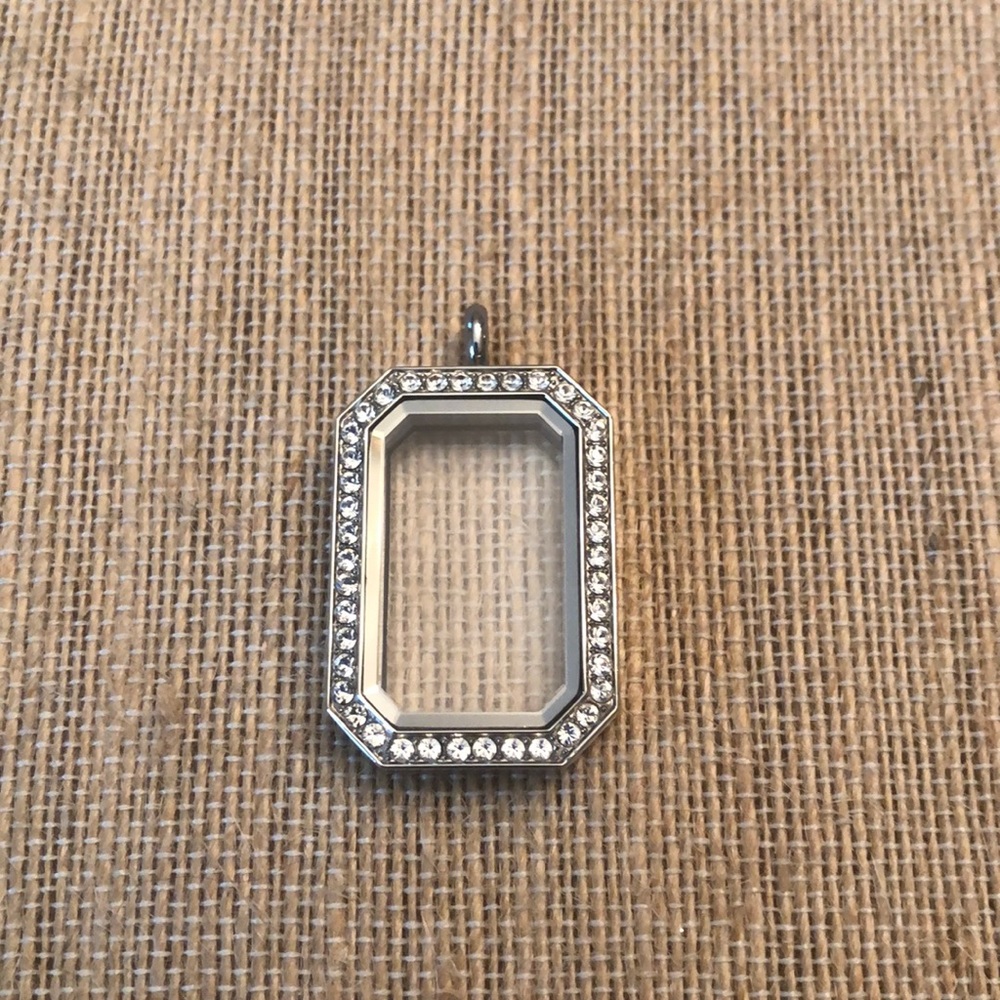 Origami Owl Heritage Locket
